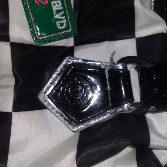 Betsey Johnson Betseyville White & Black Checkered New York Taxi Hobo Purse Bag - Picture 9 of 10